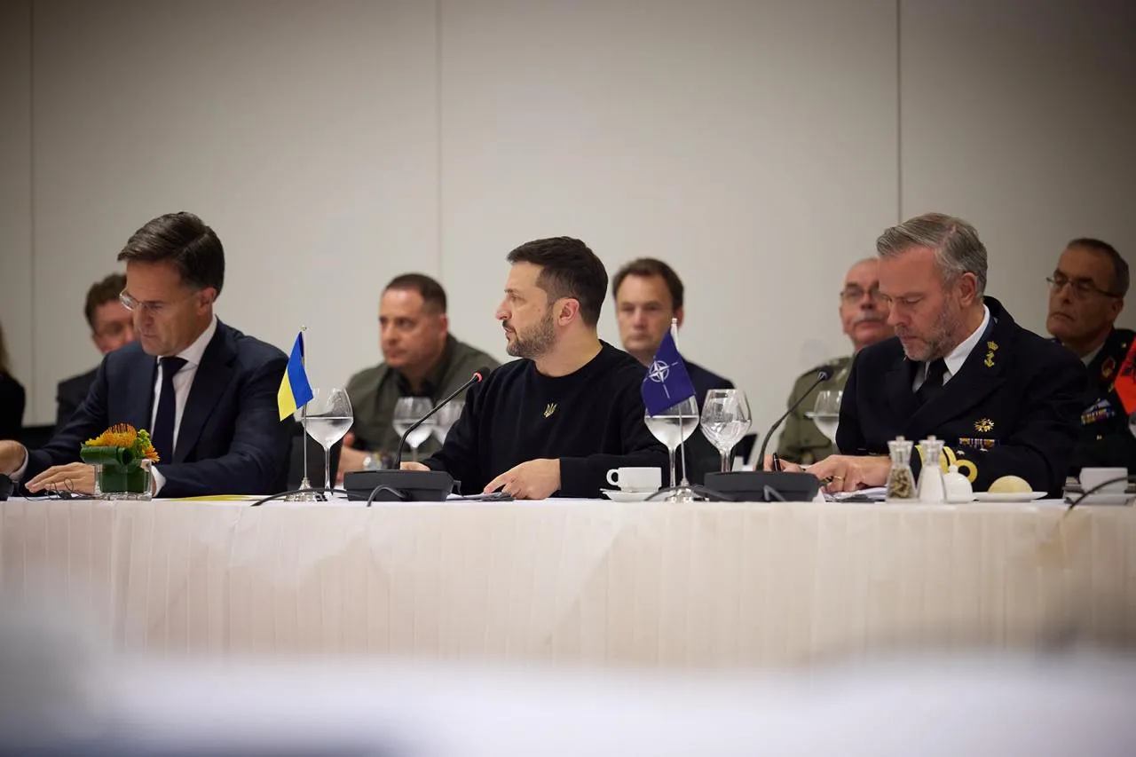 Запад больше не будет помогать Украине выиграть войну: что предложат партнеры вместо этого, - Politico Запад больше не будет помогать Украине выиграть войну: что предложат партнеры вместо этого, - Politico - today.ua