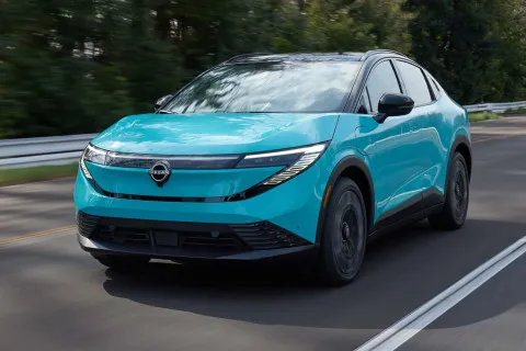 Nissan представив новий електричний кросовер Leaf: запас ходу 600 км
