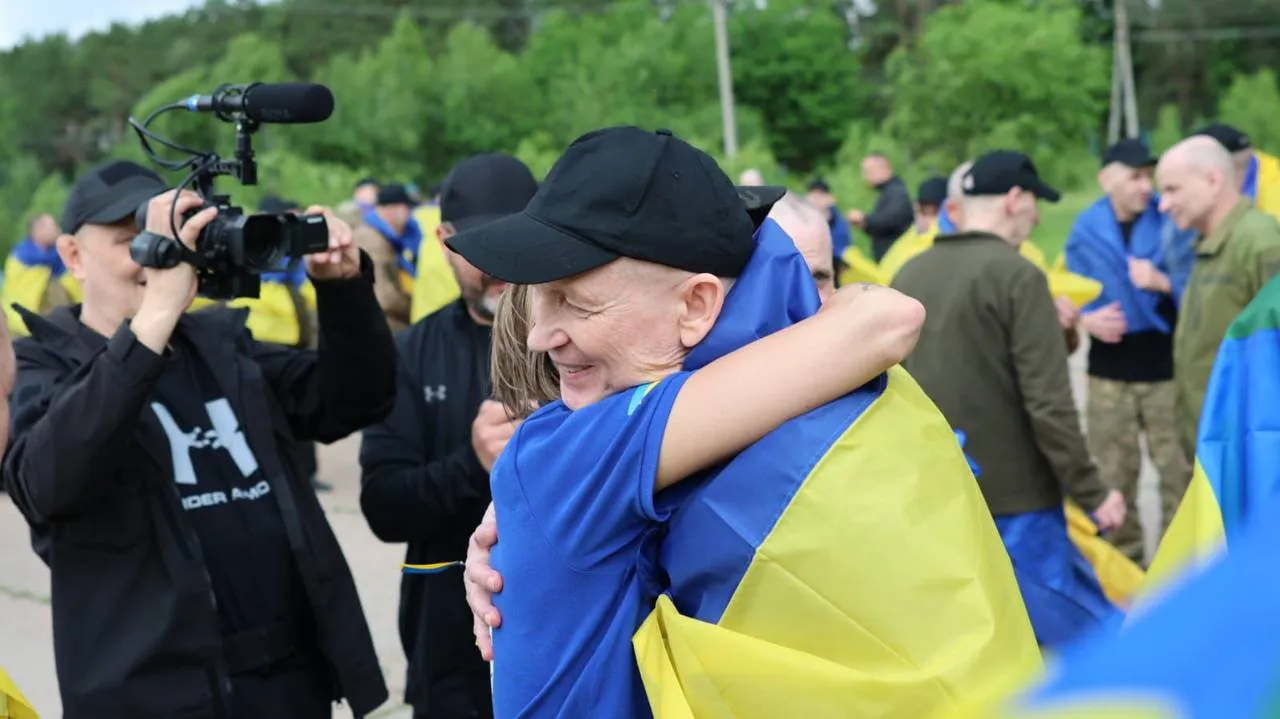 Украина и РФ провели новый обмен пленными: домой вернулись воины с ранениями и тяжелыми болезнями - today.ua