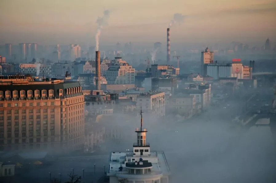 В Киеве после российских обстрелов фиксируют токсичный воздух: специалисты не знают, что содержат в себе вражеские боеприпасы - today.ua