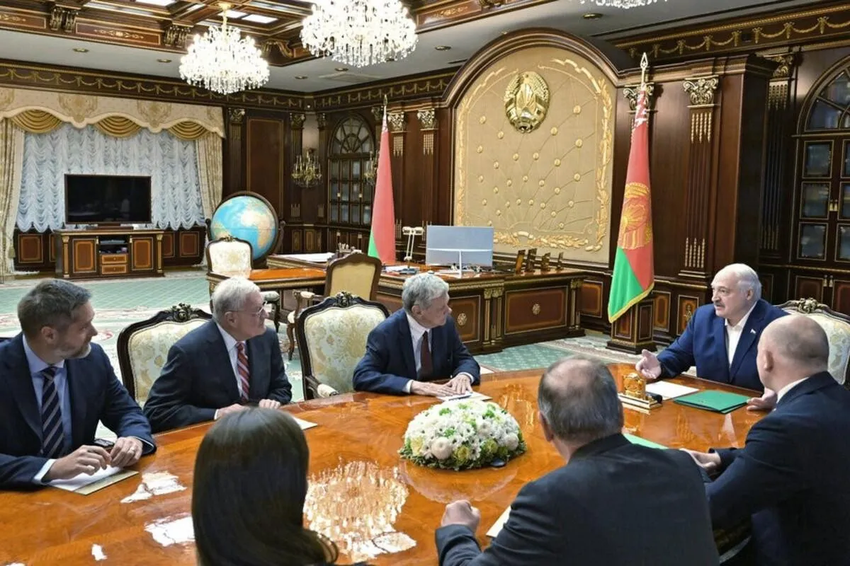 Общались более шести часов: о чем на самом деле говорили Келлог и Лукашенко в Минске Общались более шести часов: о чем на самом деле говорили Келлог и Лукашенко в Минске - today.ua