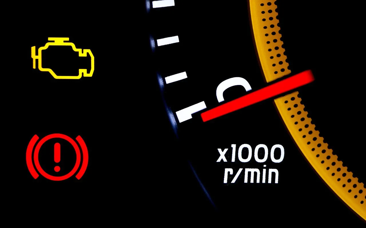 Який індикатор на панелі приладів ні в якому разі не можна ігнорувати - today.ua