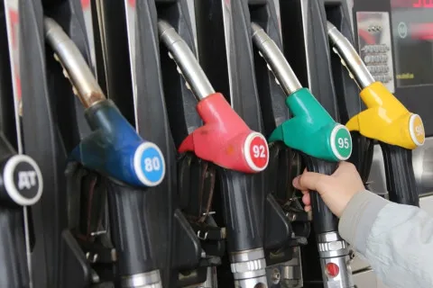 В Україні різко подорожчав бензин: коли ціна може зрости до 72 гривень за літр