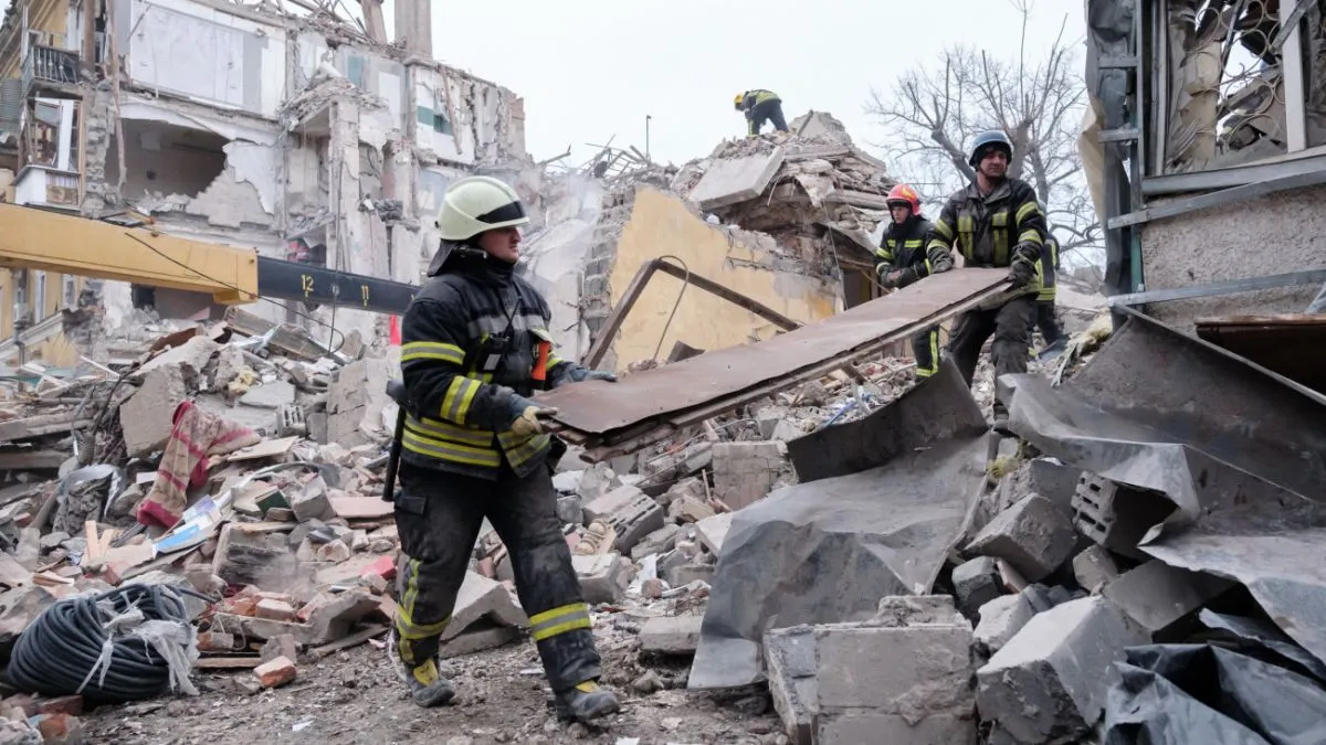 Советы, которые следует усвоить каждому: как не погибнуть под завалами после воздушной атаки - today.ua