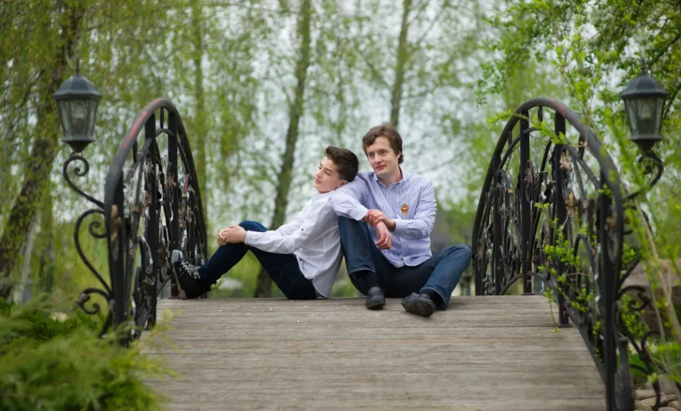 Порошенко позагорал со своими взрослыми сыновьями в Турции на море и подарил им миллион долларов - today.ua