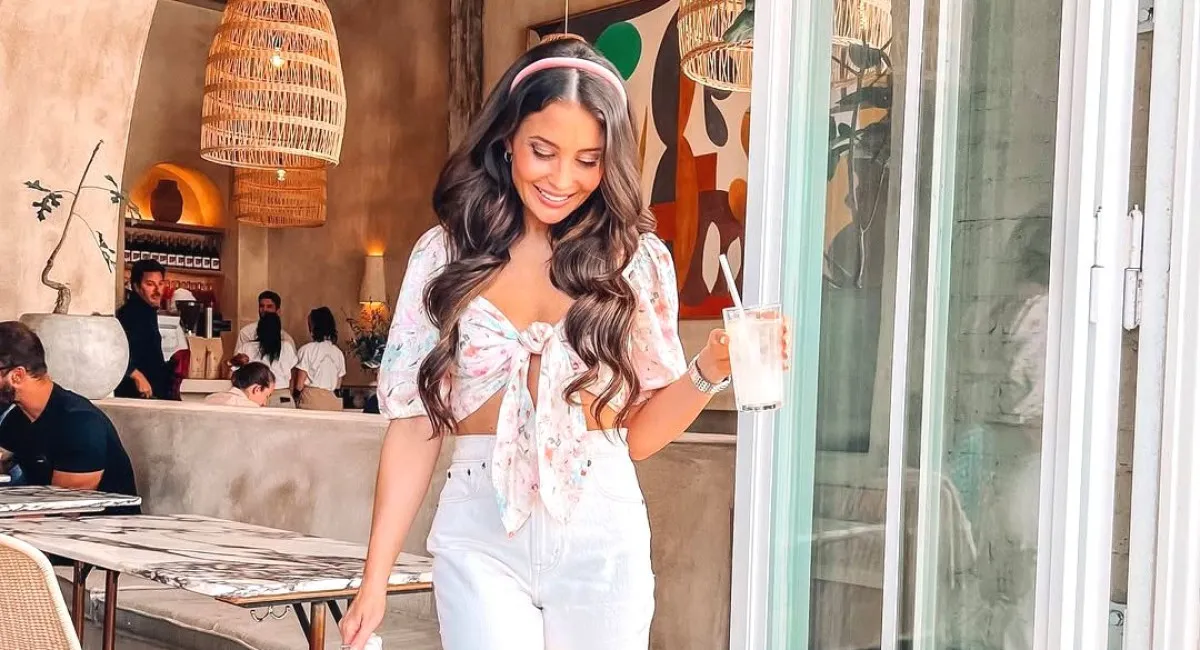 Стилісти назвали джинси, які стали справжнім хітом літа 2025 року: з чим їх носити - today.ua