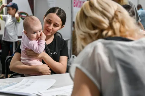 В Европе украинским беженцам резко повысили плату за проживание: сколько теперь придется отдать за койкоместо