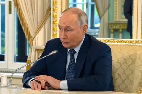 Путін засумнівався в легітимності Зеленського і назвав посадовця від України, з яким волів би підписати мирну угоду