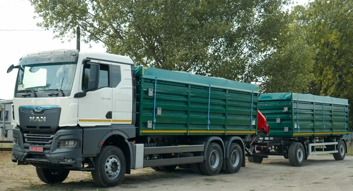 На дорогах України з’являться довгомірні автопоїзди із кількох ланок: які переваги таких перевезень - today.ua