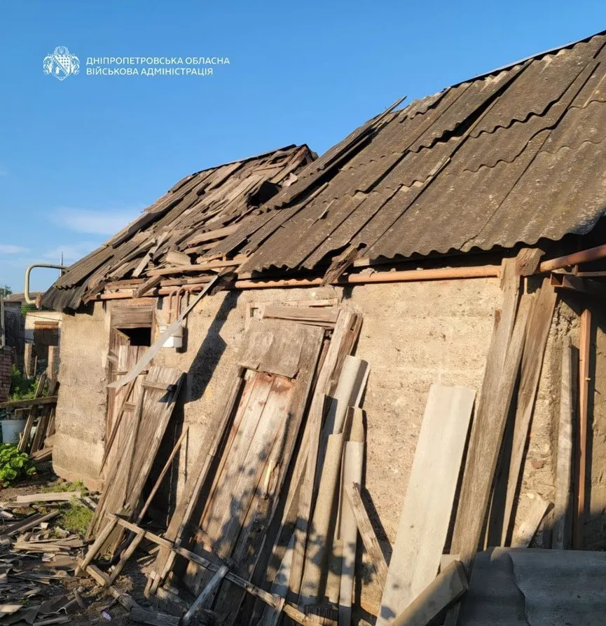 Півтори години пекла: у Васильківці 12 авіабомб рознесли ринок, є важкі поранені (відео) Півтори години пекла: у Васильківці 12 авіабомб рознесли ринок, є важкі поранені (відео) - today.ua