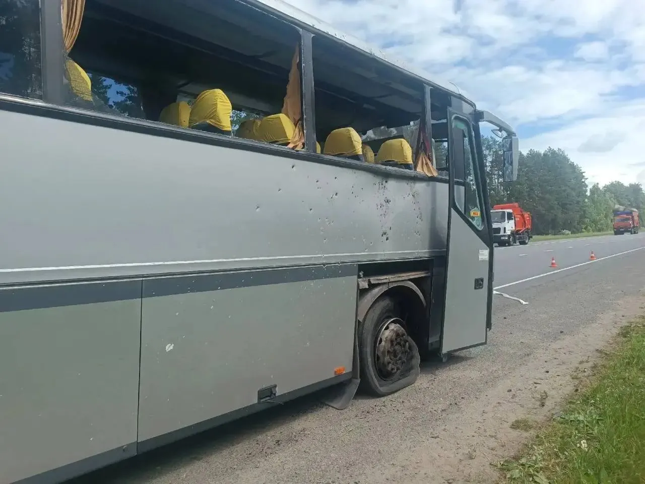 Россия обвинила ВСУ в ударе дроном по автобусу с детьми из Беларуси: в Генштабе ответили - today.ua