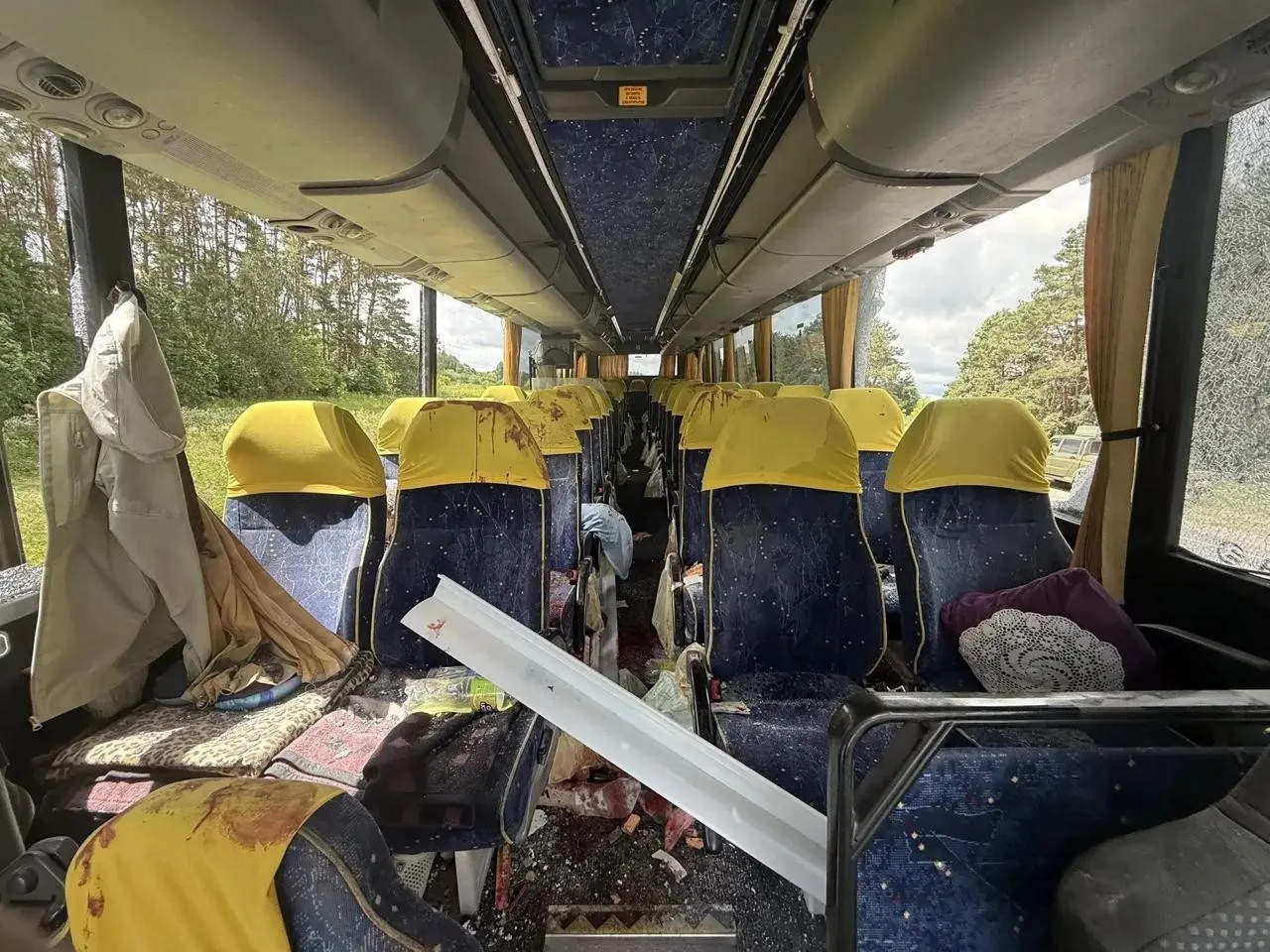 Россия обвинила ВСУ в ударе дроном по автобусу с детьми из Беларуси: в Генштабе ответили - today.ua