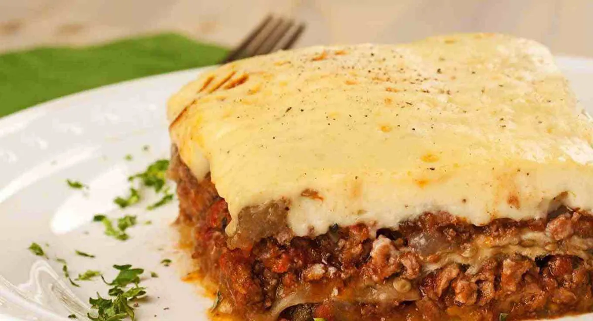 Сочная и ароматная мусака: как приготовить вкусную запеканку по-гречески - today.ua