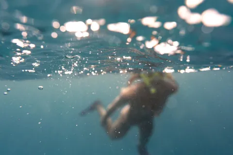 В Одесской области в открытое море на круге унесло ребенка: что известно о спасательной операции (фото)