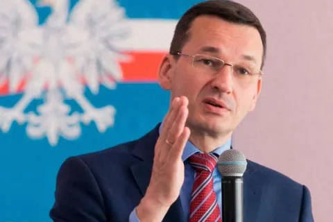 "Я предпочитаю, чтобы в украинских танках гибли украинские солдаты": титулованный польский политик высказался о скандале с присвоением имени Героев УПА