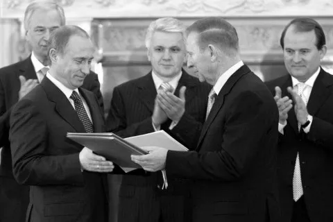 Українські політики досі мають російські нагороди: хто у списку