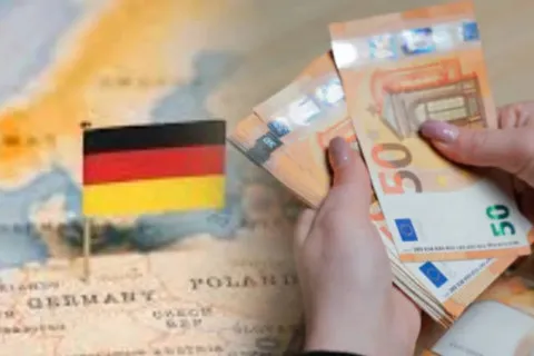 Скільки платитимуть з другого півріччя українцям, які працюють у Німеччині за мінімалку: еквівалент у гривнях