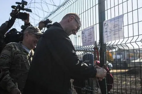 В Раде вспомнили "Стену Яценюка": депутат призвала проверить все оборонные расходы