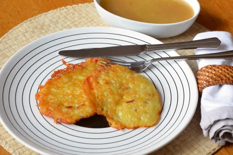 Деруни з секретним інгредієнтом, який не дає вбирати зайву олію: рецепт