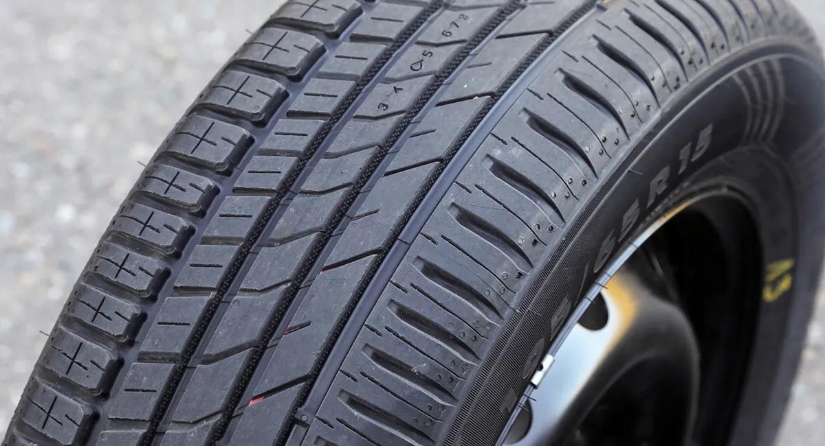 Водителям рассказали, какими неприятностями грозит слишком ранний переход на летние шины - today.ua