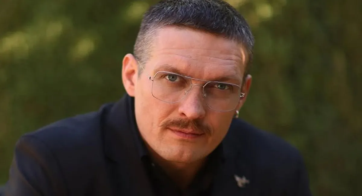 Усик отримав ступінь доктора філософії в галузі права: боксер успішно захистив дисертацію - today.ua