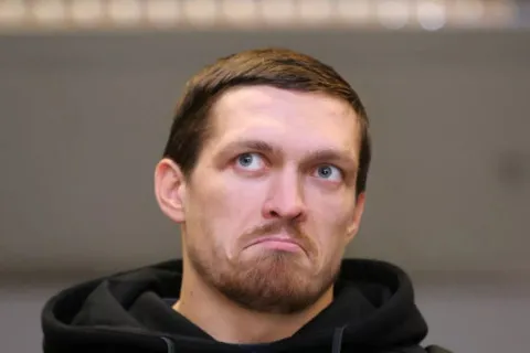 Усик чи Дюбуа? Абсолютний чемпіон ризикнув $500 тисячами перед боєм-реваншем