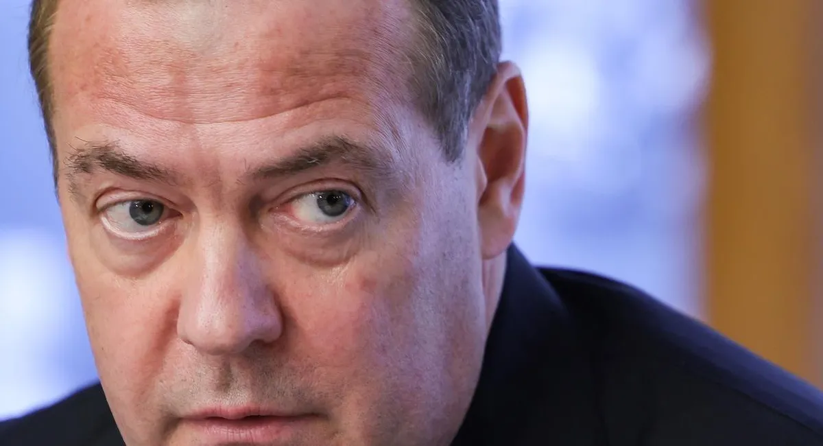 Медведев сравнил переговоры РФ и США с обедом в столовой: Основное блюдо – котлета по-киевски - today.ua