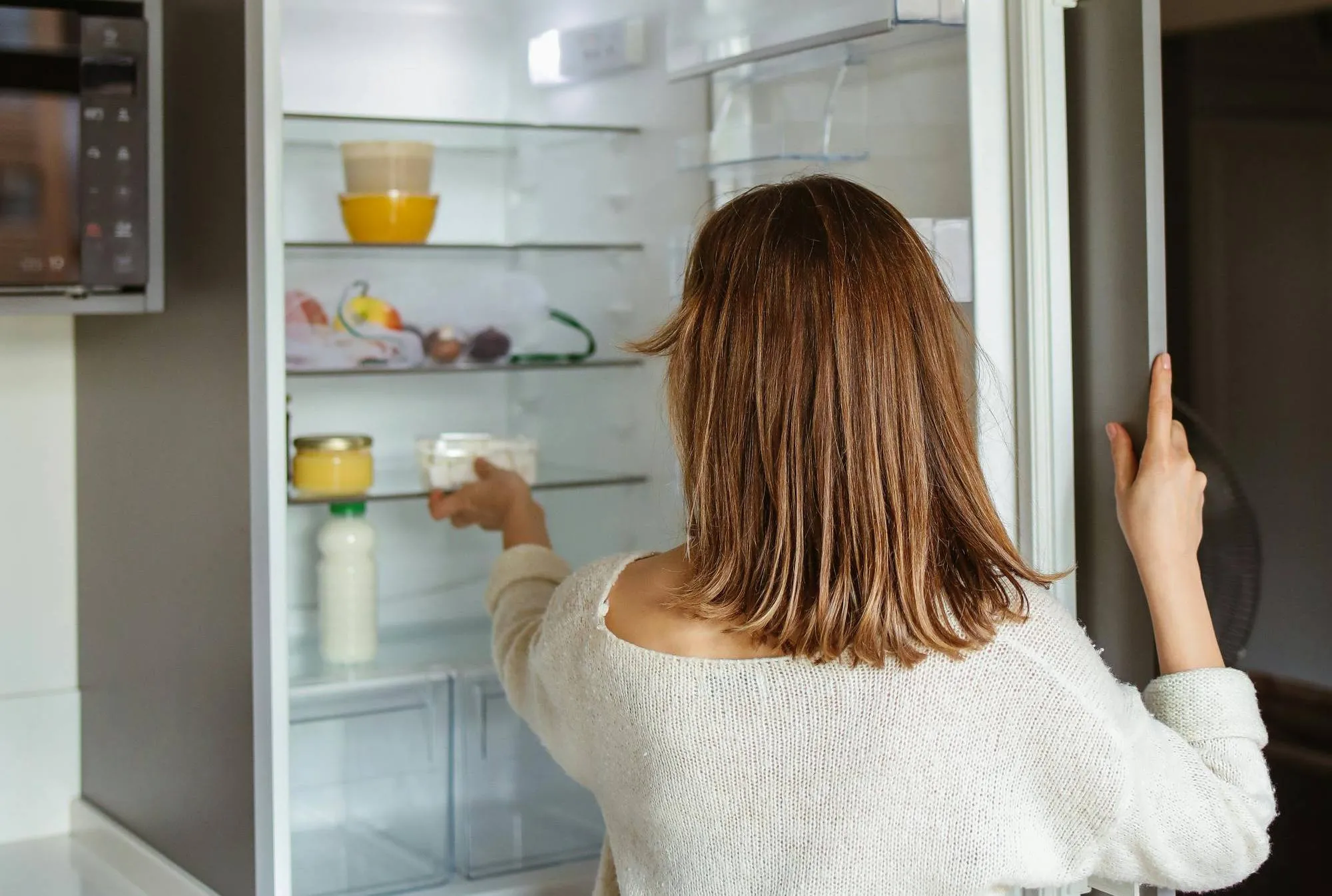 Як перестати їсти перед сном: дієтологи дали кілька корисних порад - today.ua