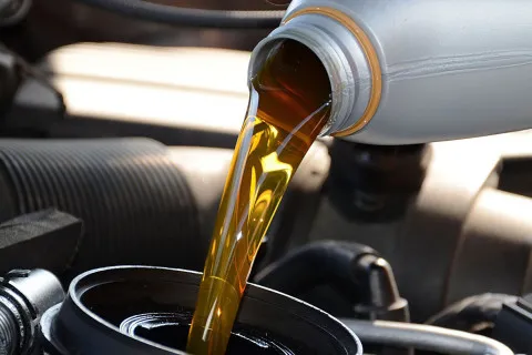 Двигатель ест масло: что это означает и когда стоит бить тревогу