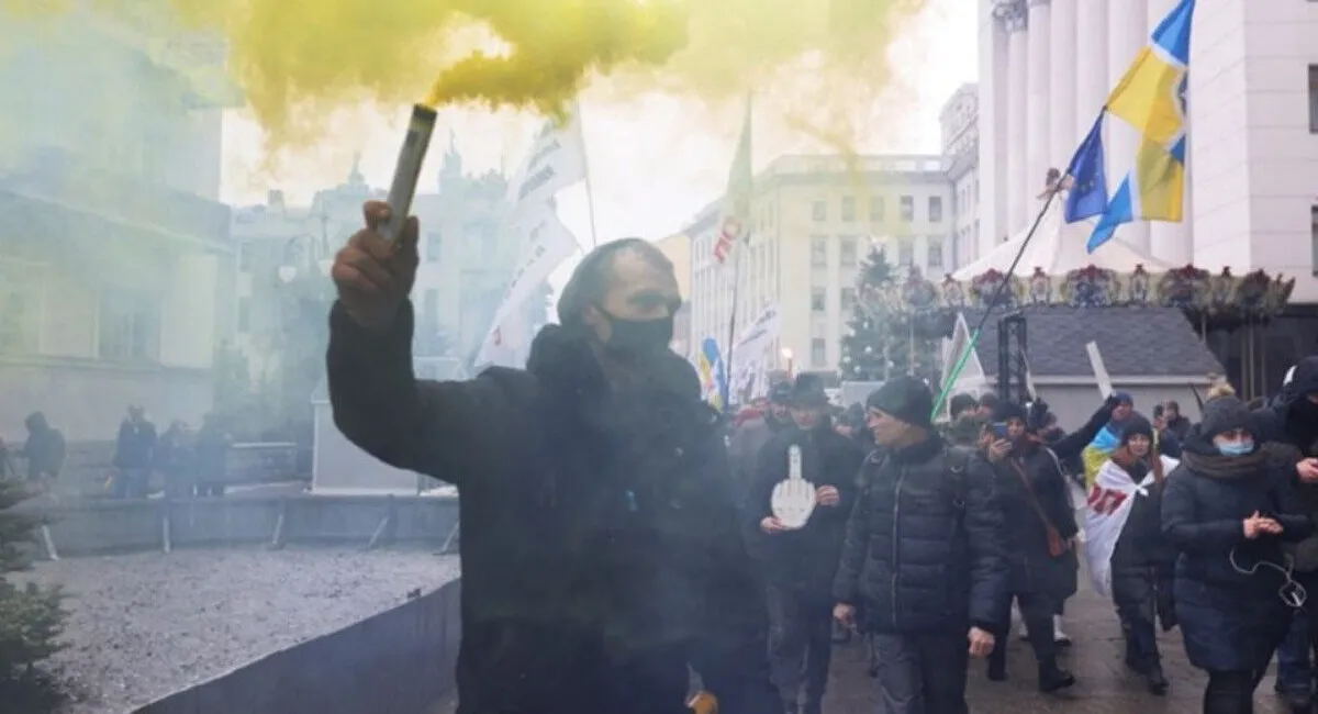 Комітет Верховної Ради дозволив застосування вогнепальної зброї проти цивільного населення: деталі законопроекту - today.ua