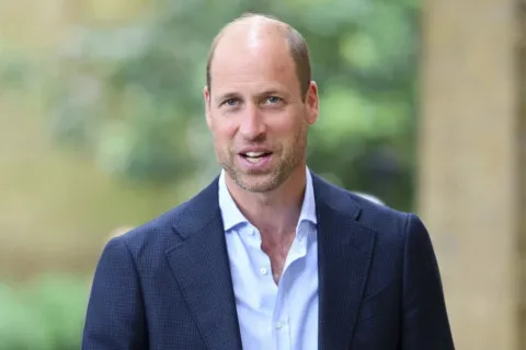 Принц Вільям прокотився на танку неподалік російського кордону і вивчив кілька українських слів