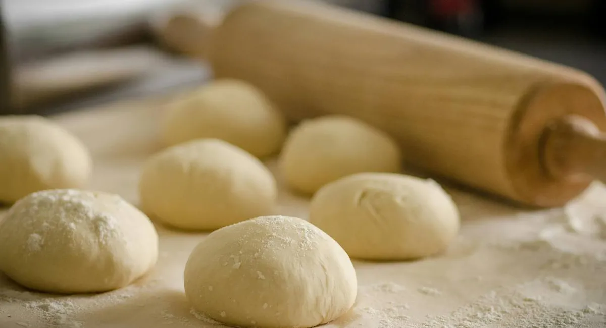 Пиріжки будуть м'якими та повітряними: секрети приготування ідеального тіста - today.ua