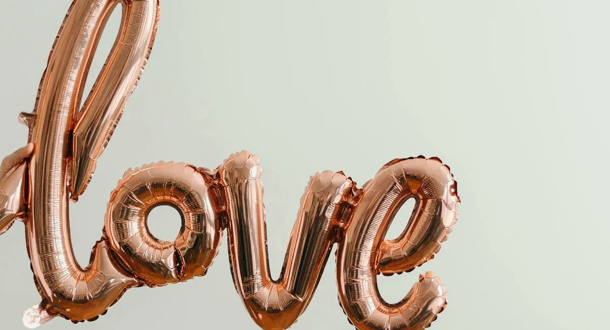 Названы знаки Зодиака, которые встретят большую любовь в конце марта - today.ua