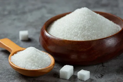 В Україні почала рости ціна на цукор: експерти радять зробити запас на літо