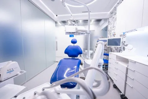 Смерть дитини  у стоматологічній клініці Києва: з'ясувався факт щодо обов'язкової  батьківської згоди на наркоз