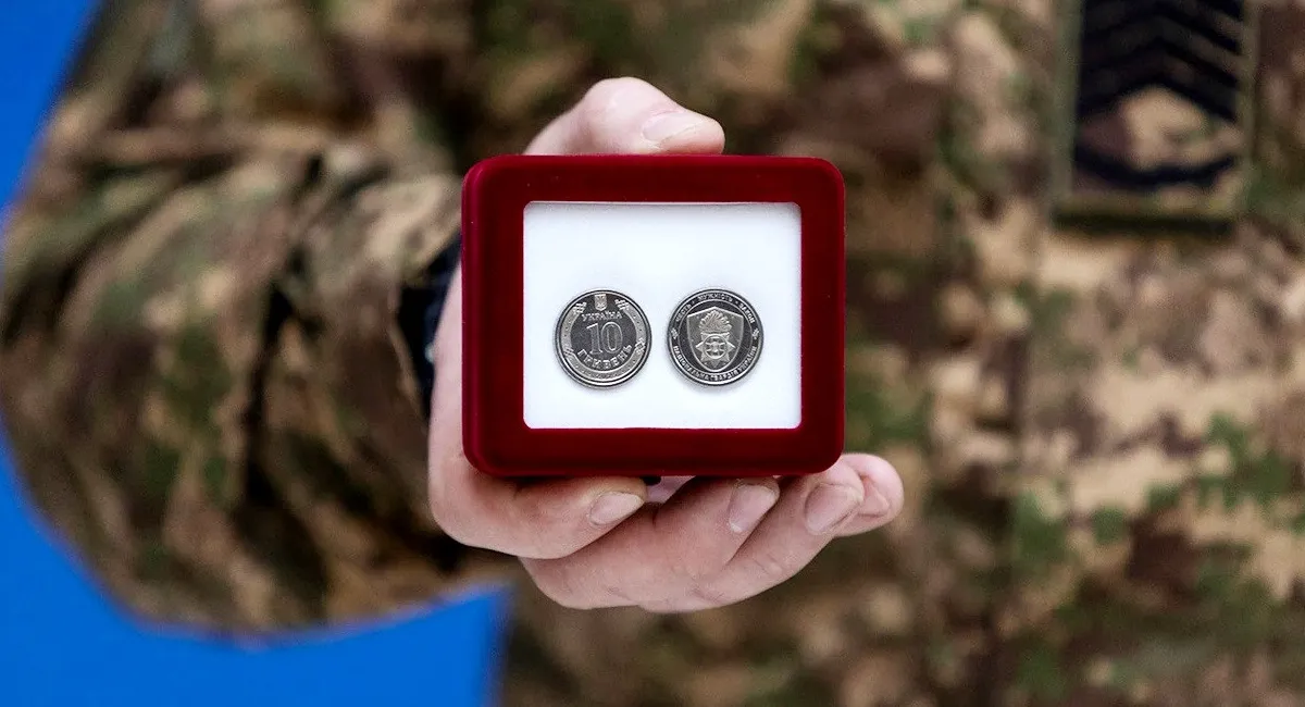 Нацбанк ввів в обіг нову монету номіналом 10 гривень в оригінальному дизайні  - today.ua