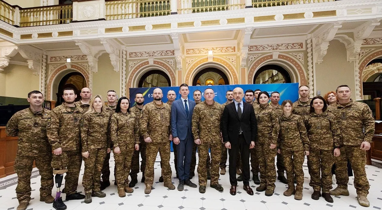 Нацбанк ввів в обіг нову монету номіналом 10 гривень в оригінальному дизайні  - today.ua
