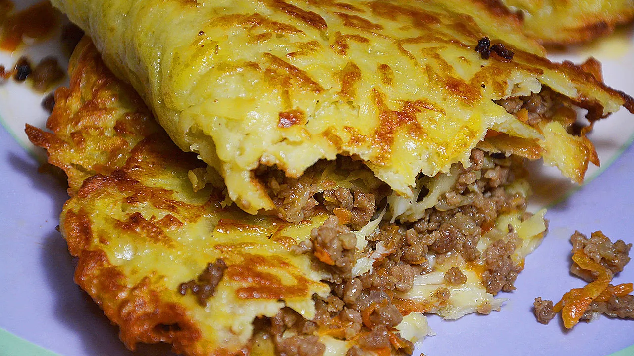 Картофельные блинчики с начинкой: как приготовить бюджетное блюдо с богатым вкусом - today.ua