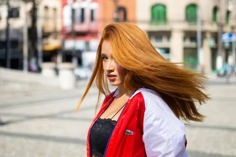 Трендові відтінки волосся весни 2025: колористи пояснили, який колір варто обрати модницям