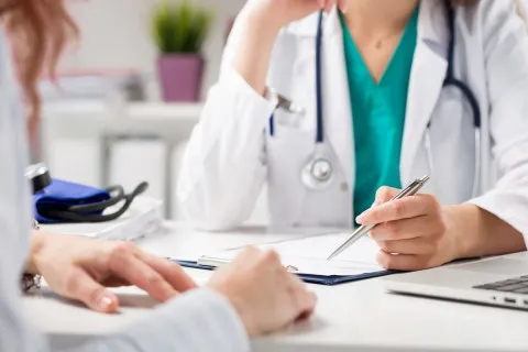 Грип атакував 8 областей України: де ситуація критична та кого вірус "косить" найбільше