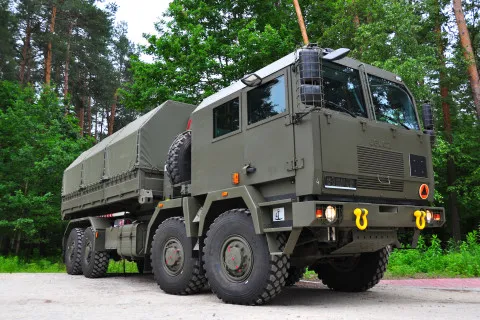 У ВСУ появились польские военные грузовики Jelcz 