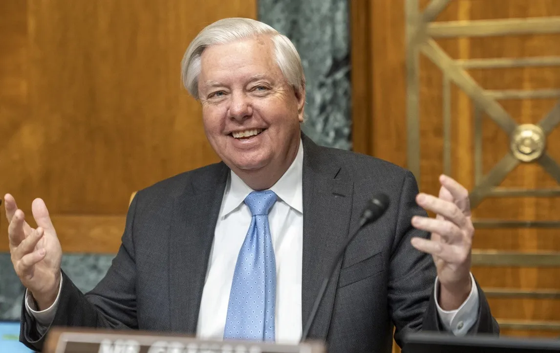 Сенатор США Грэм объяснил, что заставит Россию сесть за стол переговоров Сенатор США Грэм объяснил, что заставит Россию сесть за стол переговоров - today.ua