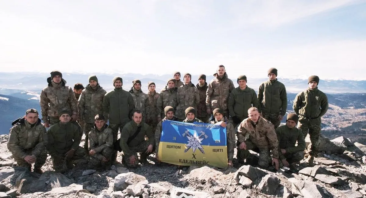 В Минобороны назвали самые популярные должности контракта 18-24: новобранцы отправились в Карпаты - today.ua