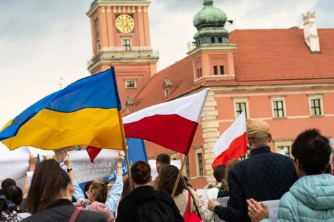 Українці внесли до бюджету Польщі в п'ять разів більше коштів, ніж було виділено їм на допомогу