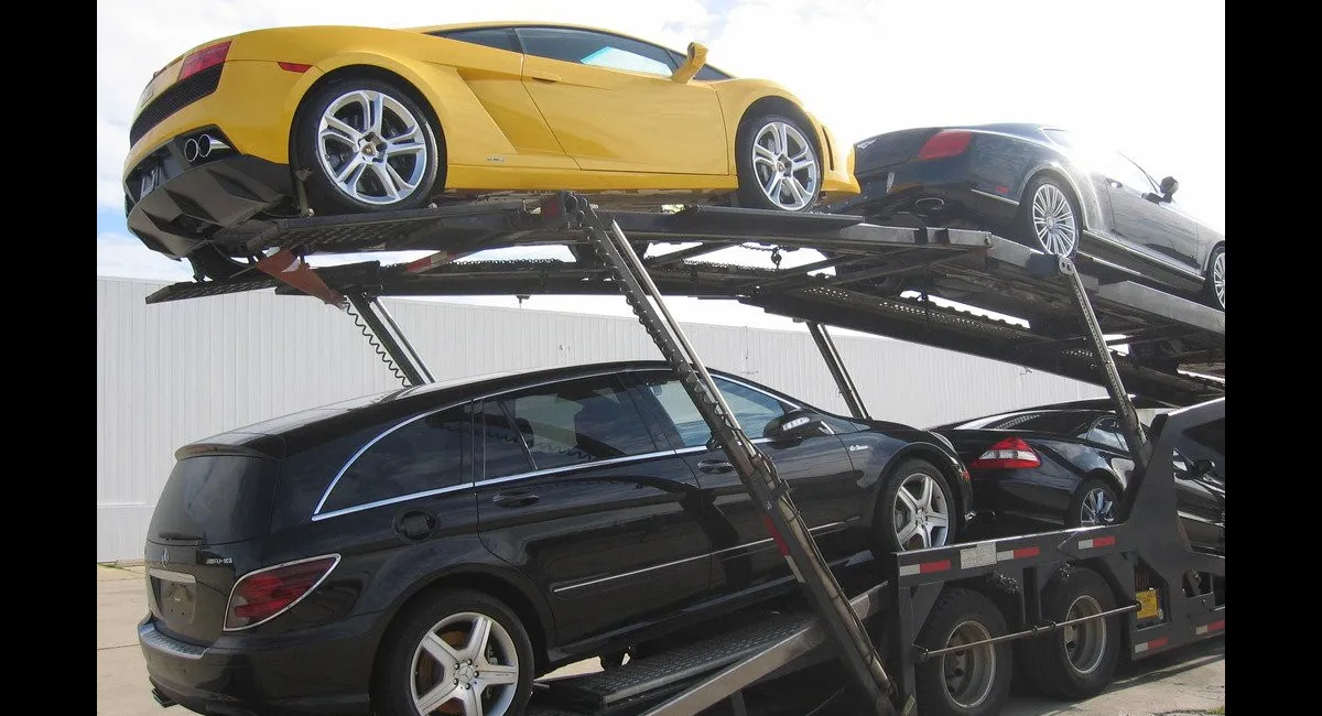 В Україні деяким категоріям громадян можуть дозволити безкоштовно розмитнювати євробляхи - today.ua