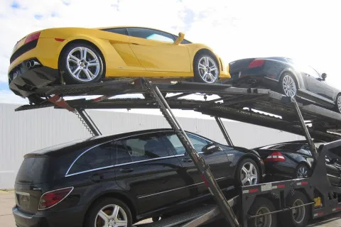 В Україні деяким категоріям громадян можуть дозволити безкоштовно розмитнювати євробляхи