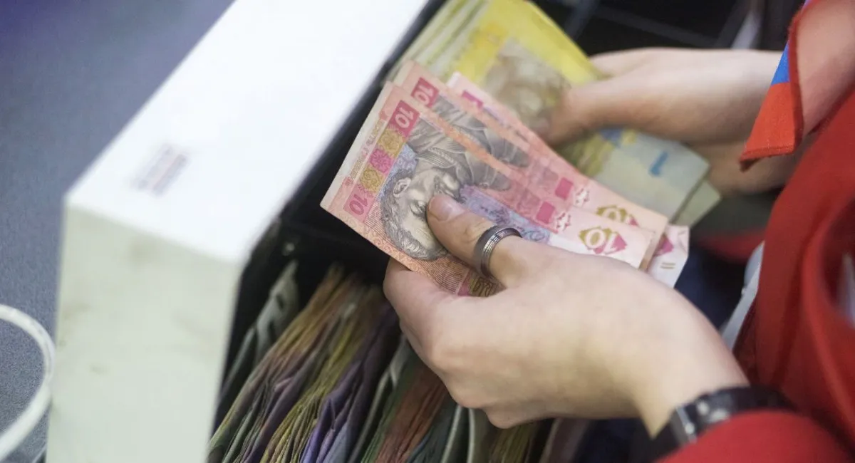 НБУ окончательно вывел из оборота мелкие купюры: какие гривны больще не будут принимать магазины - today.ua