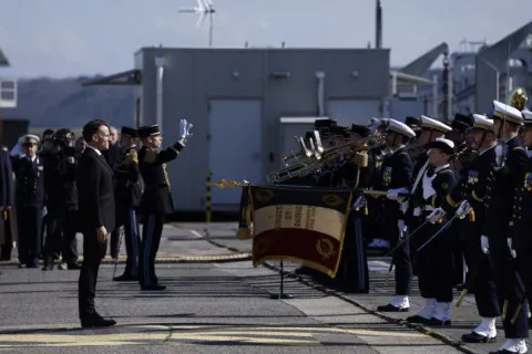 "Это новая эра": Макрон объявил о беспрецедентном решении в отношении ядерных боеголовок Франции (видео)