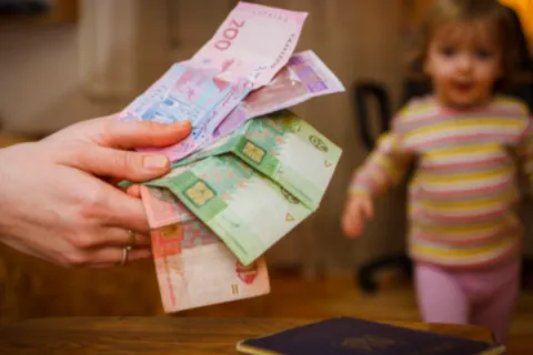 Обновленные выплаты на детей в марте 2026: сколько реально получат семьи