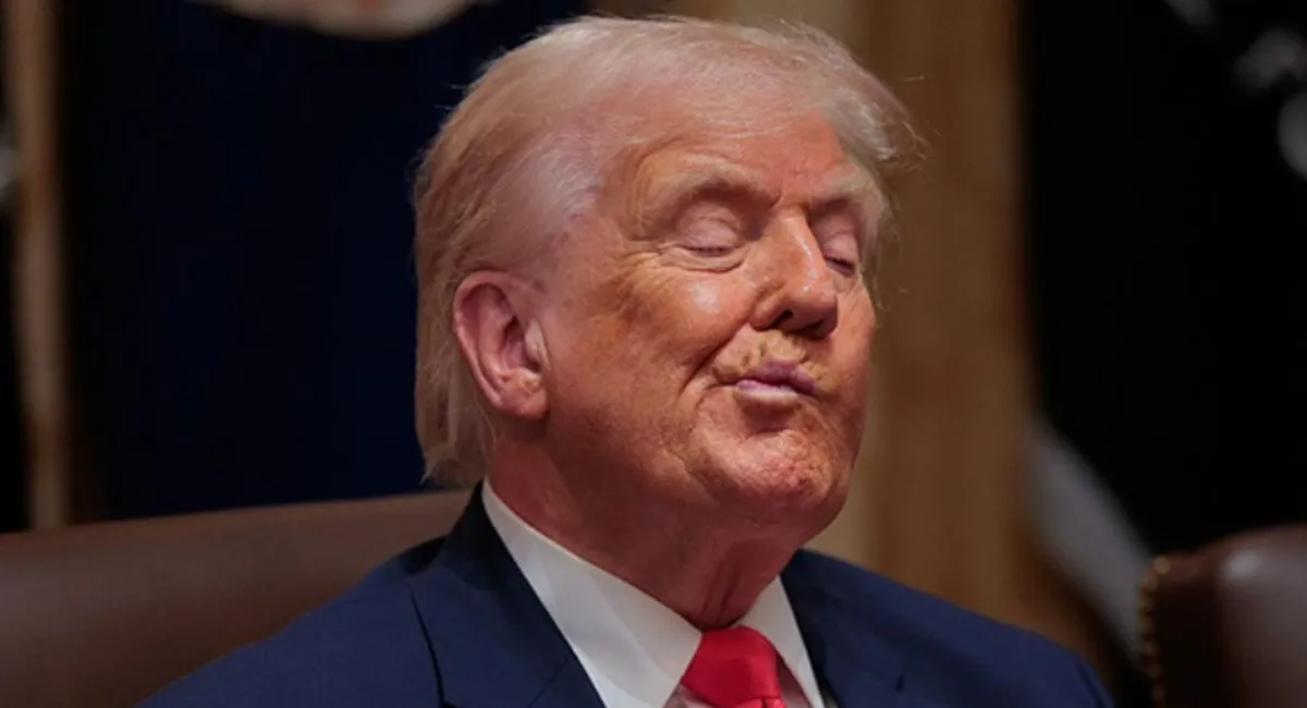 Больше не союзник? Трамп объявил тотальную блокаду одной из стран Европы и угрожает захватить её базы - today.ua